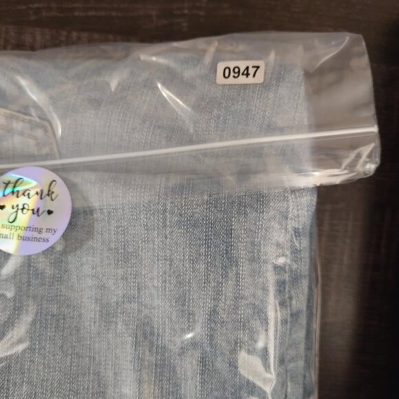 Torrid Women's 26 Denim Blue Distressing Vintage Raw Hem Crop Boyfriend Jeans - Picture 10 of 10